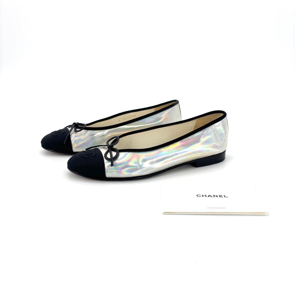 Chanel CC Logo Iridescent Patent Cap Toe Ballerina
Flats 36 - Picture 2 of 12